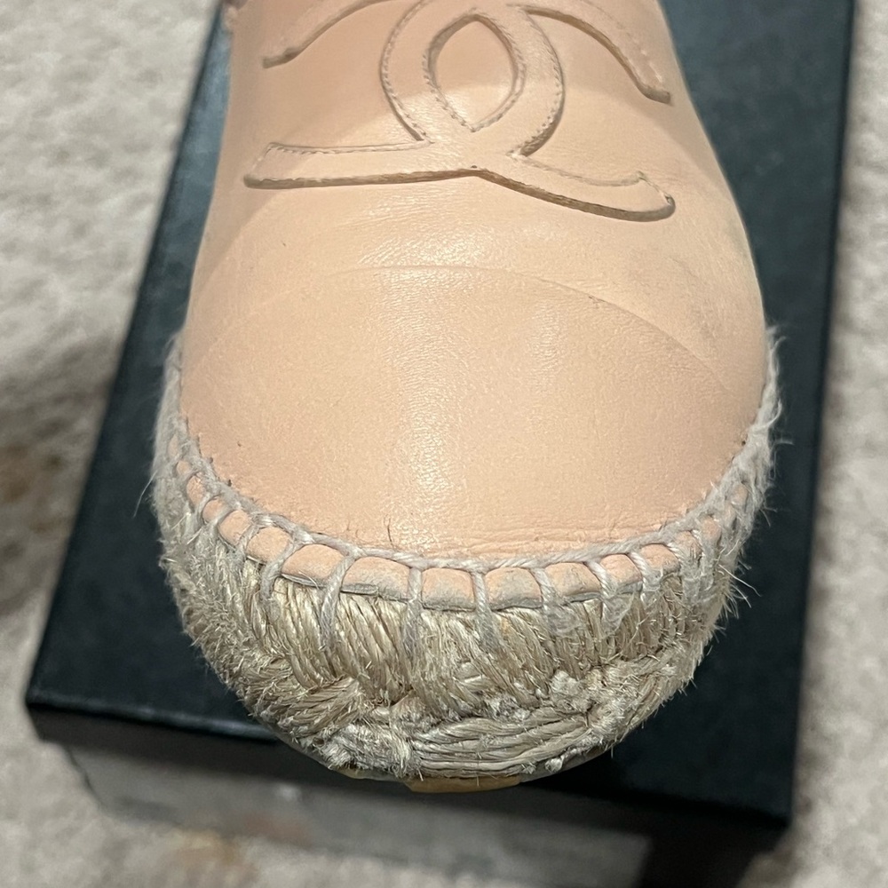 Chanel Tan Espadrilles Classic Style - Picture 8 of 16